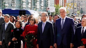 Thành phố Saint Petersburg kỷ niệm 134 năm ngày sinh của Chủ tịch Hồ Chí Minh
