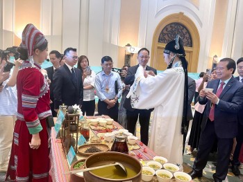 Thúc đẩy trao đổi văn hóa Trung - Việt qua hợp tác, giao lưu du lịch