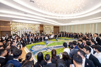 Bất động sản giá trị thực lên ngôi, Vinhomes Royal Island gây sốt với “giỏ hàng” vượt trội