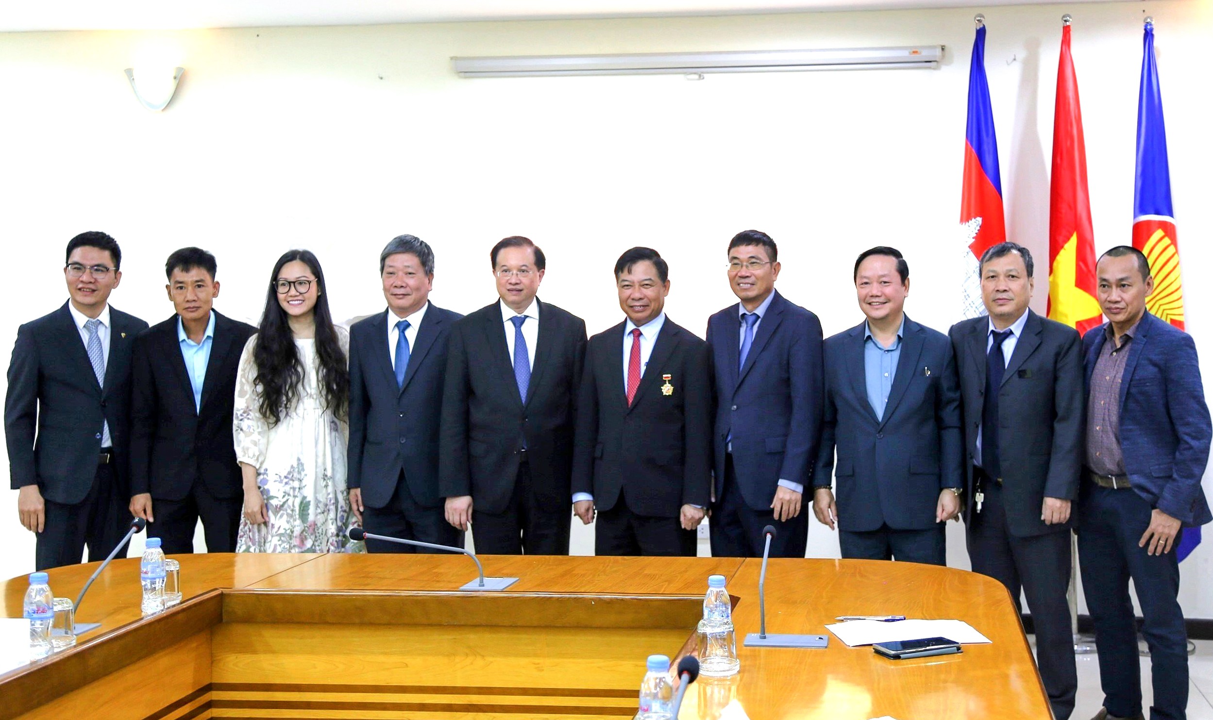 Các đại biểu chụp ảnh lưu niệm. (Ảnh: icd.gov.vn)