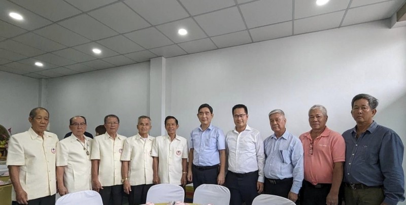 Thăm và làm việc với cộng đồng người Việt tại tỉnh Mukdahan và Kalasin (Thái Lan)