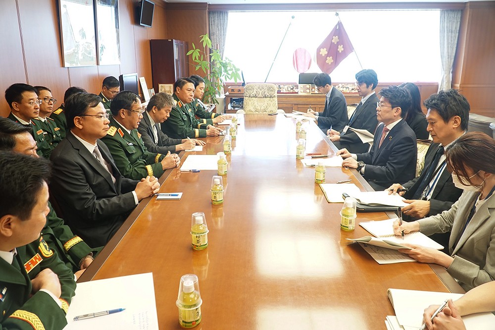 Đoàn Bộ Quốc phòng Việt Nam làm việc với Bộ Quốc phòng Nhật Bản.