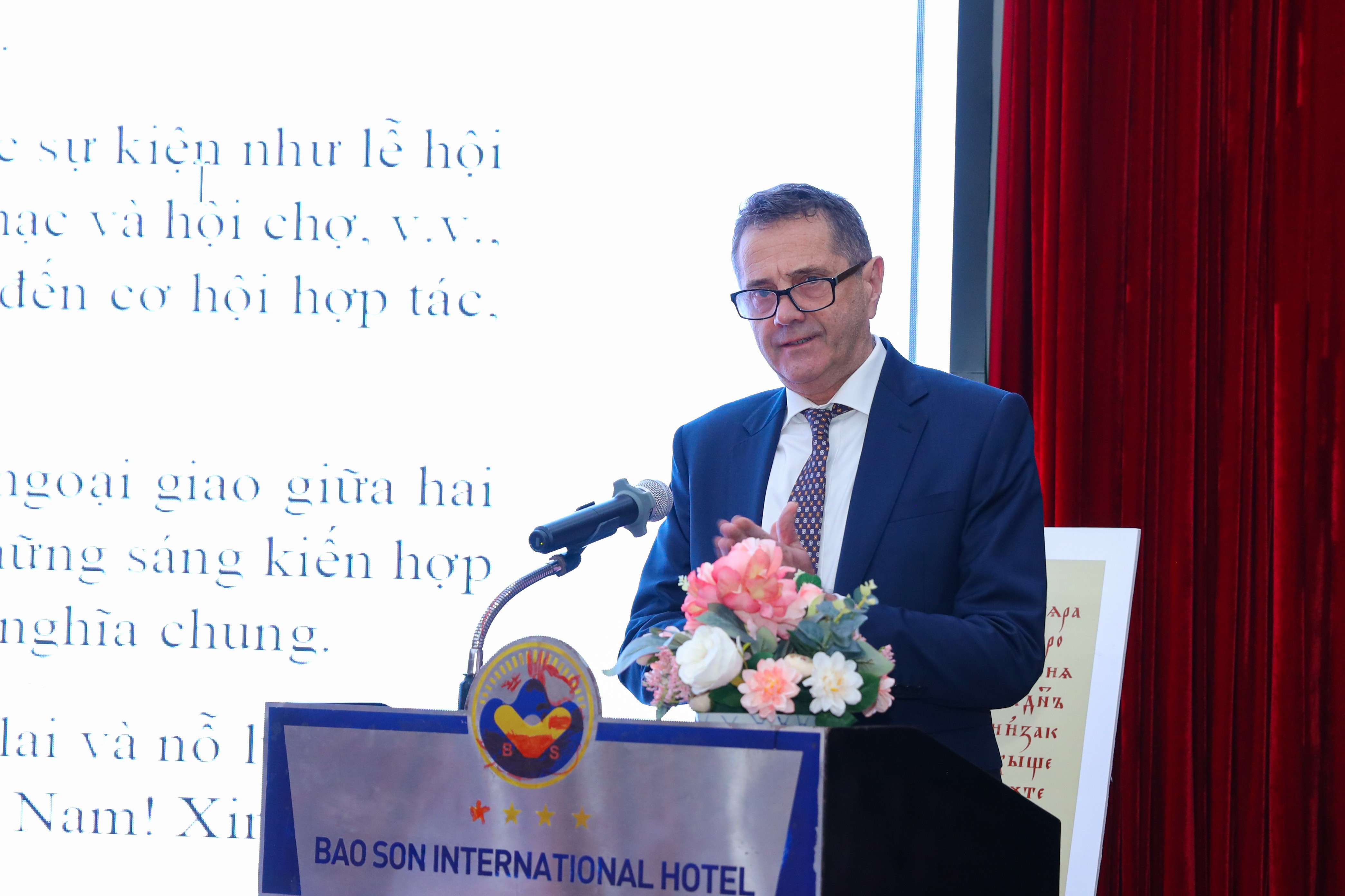 Văn hóa giáo dục là cơ sở xây dựng tình hữu nghị Việt Nam - Bulgaria