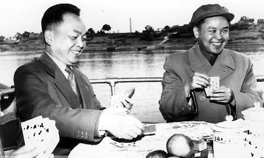Chùm ảnh quý: Trưởng đoàn cố vấn quân sự Trung Quốc Vi Quôc Thanh với Việt Nam Chùm ảnh quý: Trưởng đoàn cố vấn quân sự Trung Quốc Vi Quôc Thanh với Việt Nam