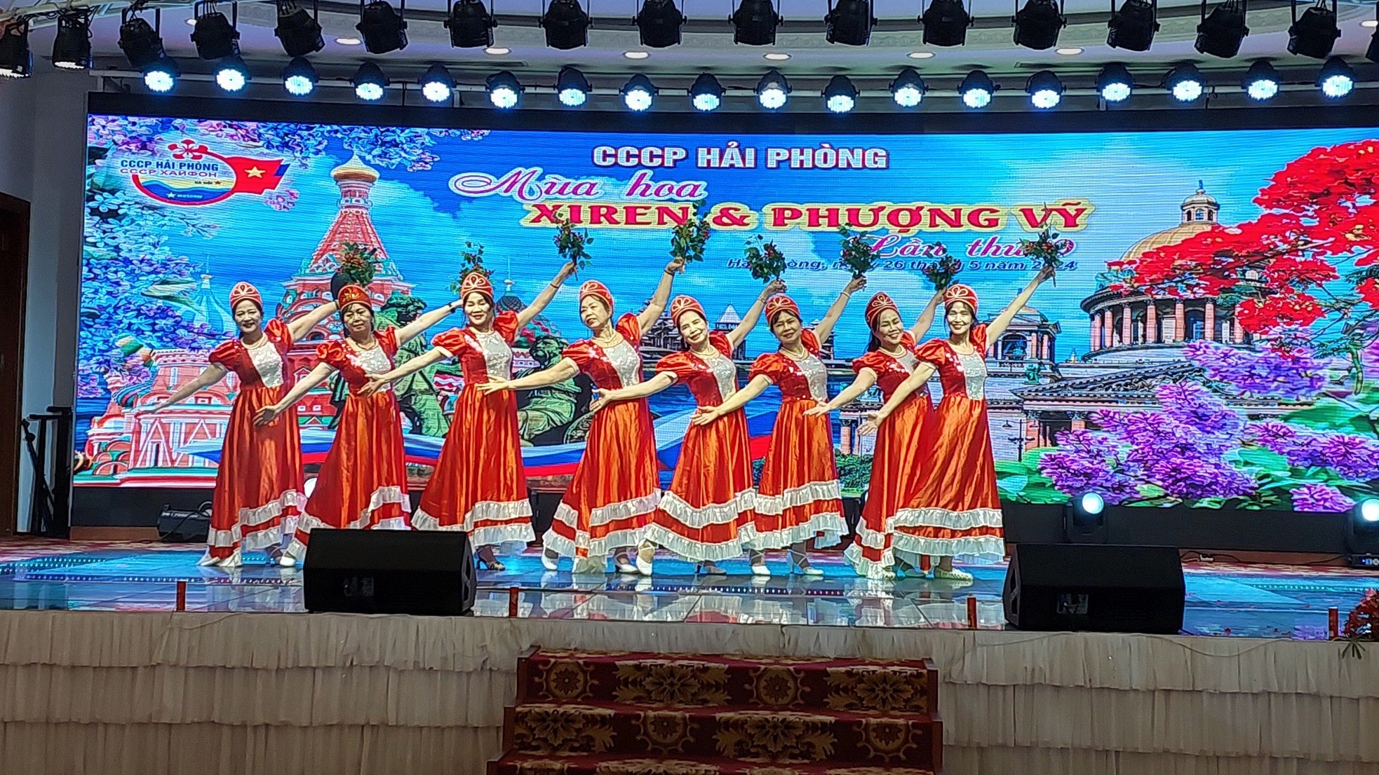 Mái nhà chung của những người yêu mến nước Nga