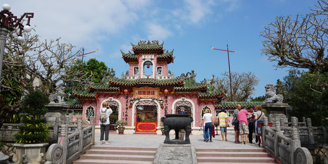 Hội quán Phúc Kiến là hội quán lớn nhất Hội An được xây dựng vào năm 1697 bởi những người Hoa đến từ Phúc Kiến.