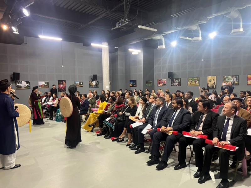 “Đêm Văn hóa Bắc Ninh   Kinh Bắc” đầy màu sắc tại Paris
