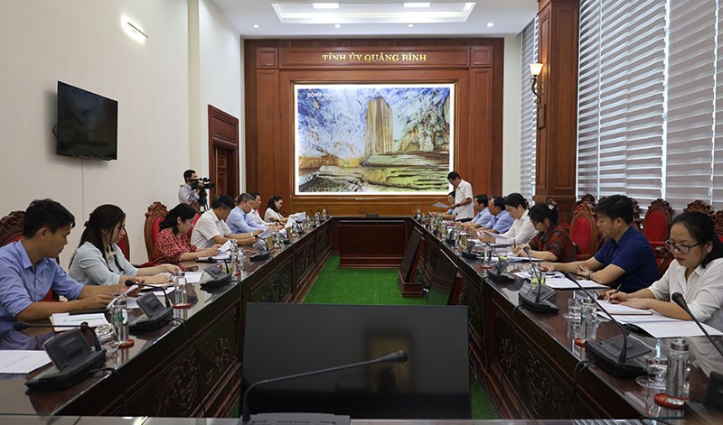 Quang cảnh buổi làm việc.