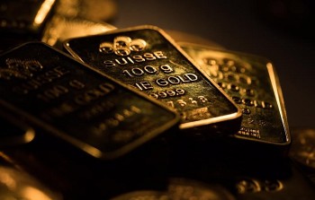 Giá vàng thế giới cao nhất 2 tuần, trong nước "lao dốc" đến khi nào?