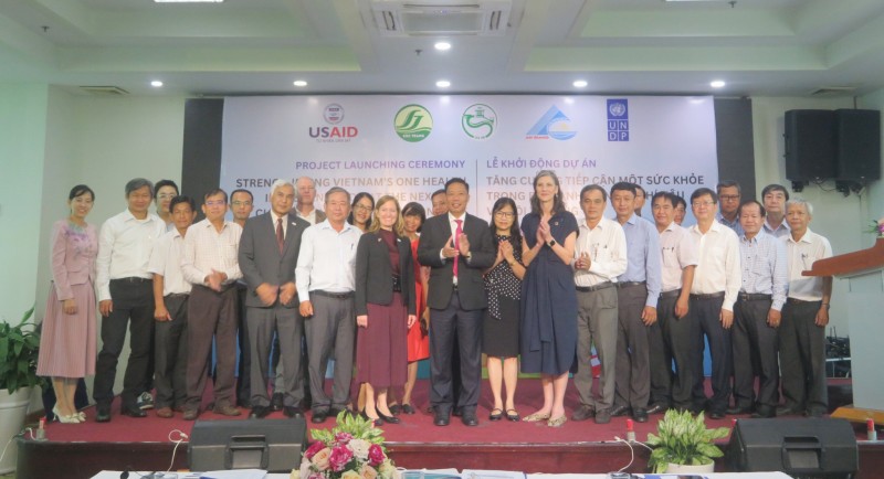Khởi động dự án “Tăng cường tiếp cận một sức khỏe trong bối cảnh biến đổi khí hậu và môi trường” tại Cần Thơ