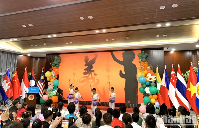 Giao lưu thiếu nhi ASEAN-Trung Quốc tại Bắc Kinh