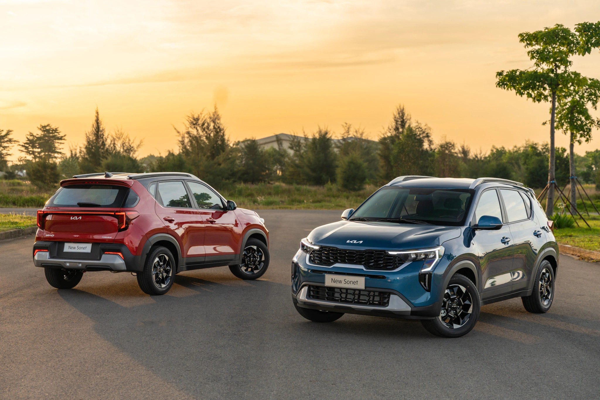 Kia Sonet 2024 được ứng dụng các hình khối góc cạnh, thể thao đậm chất SUV cùng vẻ ngoài cứng cáp với kiểu dáng theo xu hướng tương lai, hiện đại mang tính nhận diện cao.