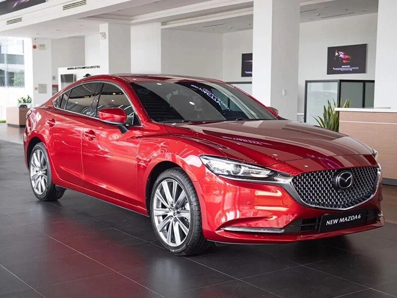 Mazda 6 các phiên bản giảm giá 25 triệu đồng.