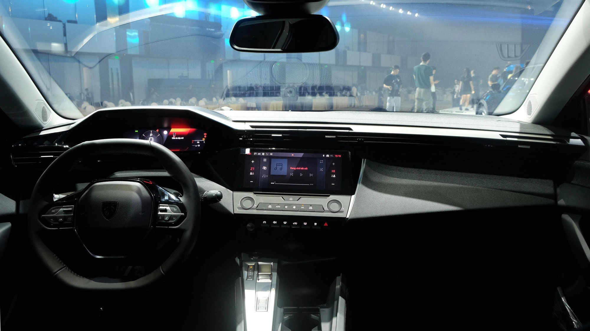 Không gian nội thất Peugeot 408.