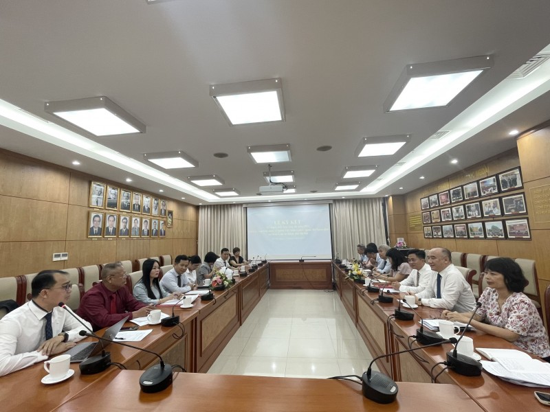 Tăng cường tư vấn, phổ biến, giải đáp hỗ trợ pháp lý cho người Việt Nam ở nước ngoài