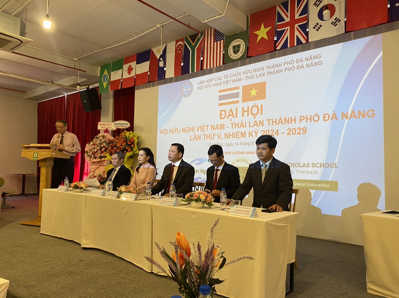 Ông Nguyễn Viết Loan, Phó Chủ tịch kiêm Tổng thư ký Trung ương Hội Hữu nghị Việt Nam - Thái Lan phát biểu chỉ đạo Đại hội.