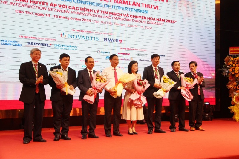 Kết nối mạng lưới tầm soát và điều trị tăng huyết áp quy mô toàn quốc tại Cần Thơ