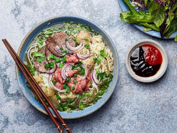 Giới thiệu văn hóa, ẩm thực Việt tại đại học kinh tế hàng đầu của nước Nga