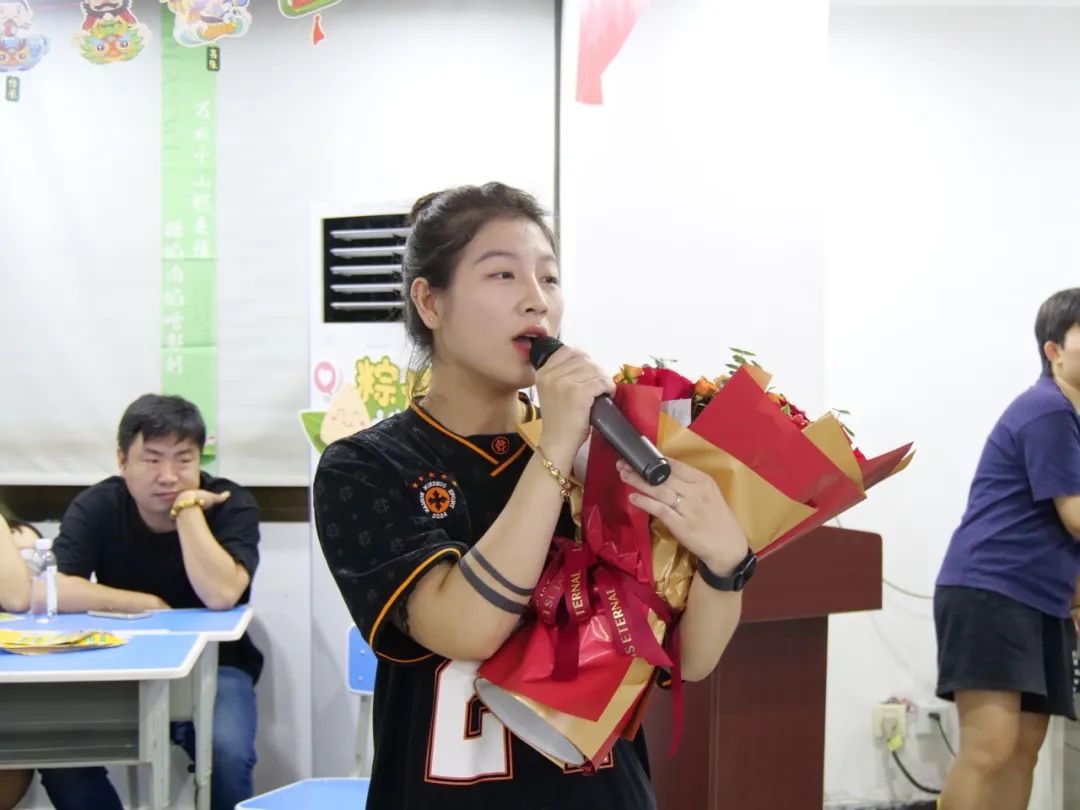 Một bánh chưng nhỏ kế thừa tình hữu nghị Trung-Việt