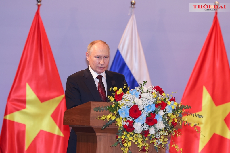 [Ảnh] Tổng thống Nga Vladimir Putin và Chủ tịch nước Tô Lâm gặp gỡ cựu sinh viên Việt Nam tại Nga