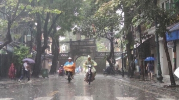 thoi tiet hom nay 226 nang nong o mien bac diu dan