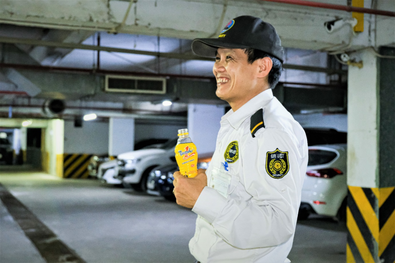 Nước tăng lực Number 1 luôn đồng hành cùng người lao động vượt qua những khó khăn, thử thách trong công việc.
