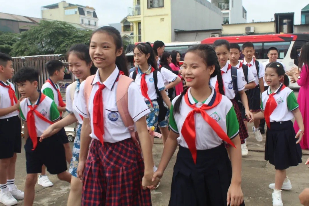 “Khăn quàng đỏ” hữu nghị