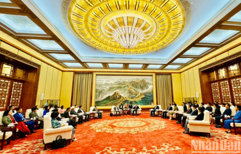 Phó Chủ tịch Chính hiệp Trung Quốc tiếp đại biểu dự Diễn đàn nhân dân Việt-Trung lần thứ 12