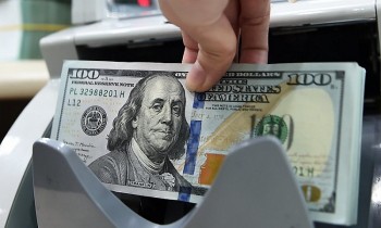 Giá USD tự do vọt tăng, thiết lập đỉnh mới