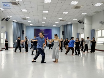 Nghệ sĩ người Pháp gốc Việt giới thiệu quê hương bằng múa đương đại