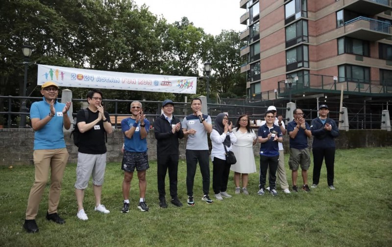 Gần 300 người tham gia giải chạy ASEAN Fun Run tại New York