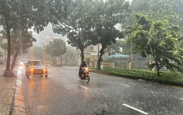 Thời tiết hôm nay (4/7): Bắc Bộ tiếp tục có mưa to và dông
