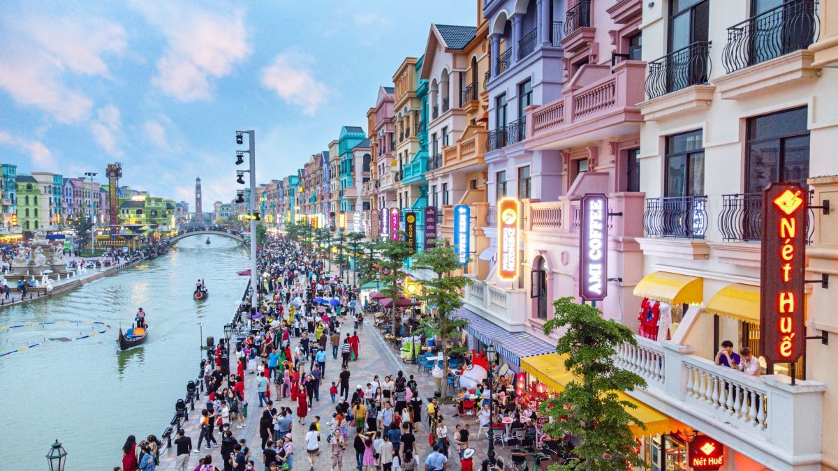 Nhiều dãy shop tại Grand World không còn chỗ trống ngay từ thời điểm mới khai trương