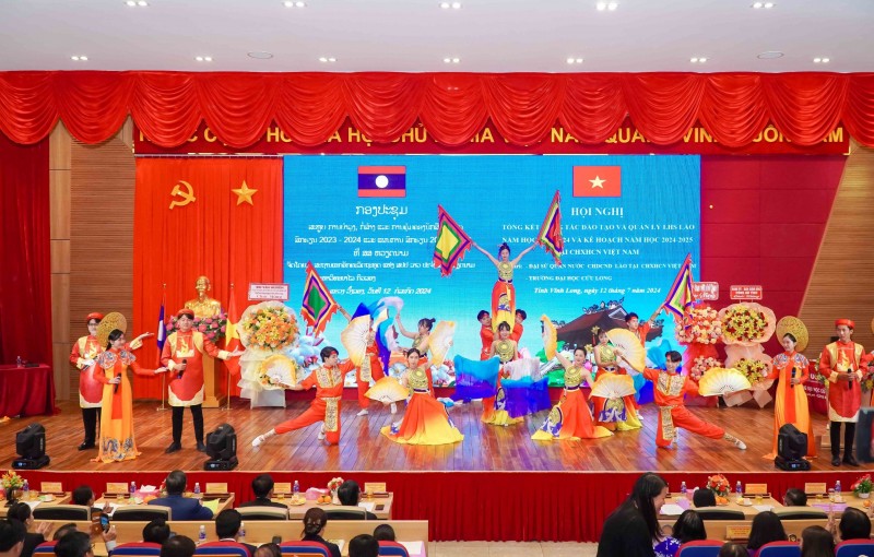 Công tác đào tạo nguồn nhân lực cho nước bạn Lào có nhiều chuyển biến tích cực