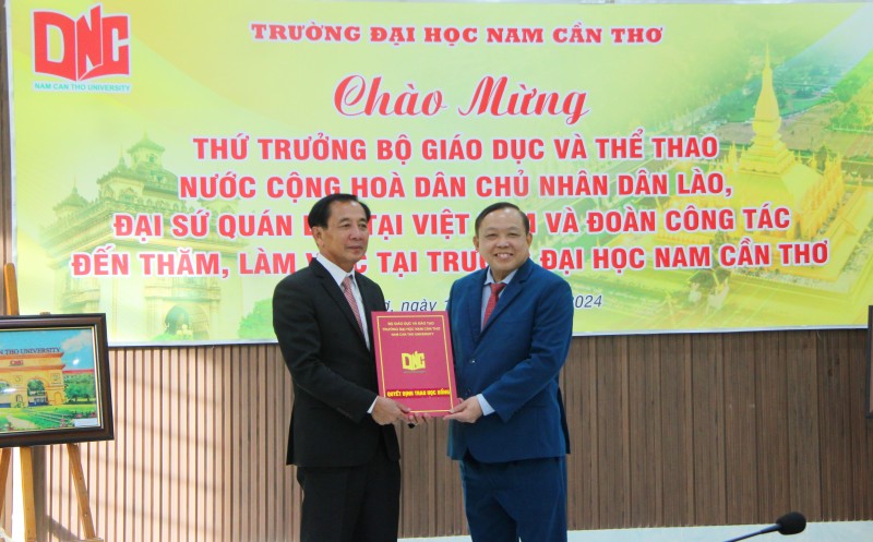 Công tác đào tạo nguồn nhân lực cho nước bạn Lào có nhiều chuyển biến tích cực