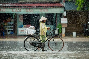 Thời tiết hôm nay 14/7: cảnh báo dông, tố, lốc, sét ở nội thành Hà Nội