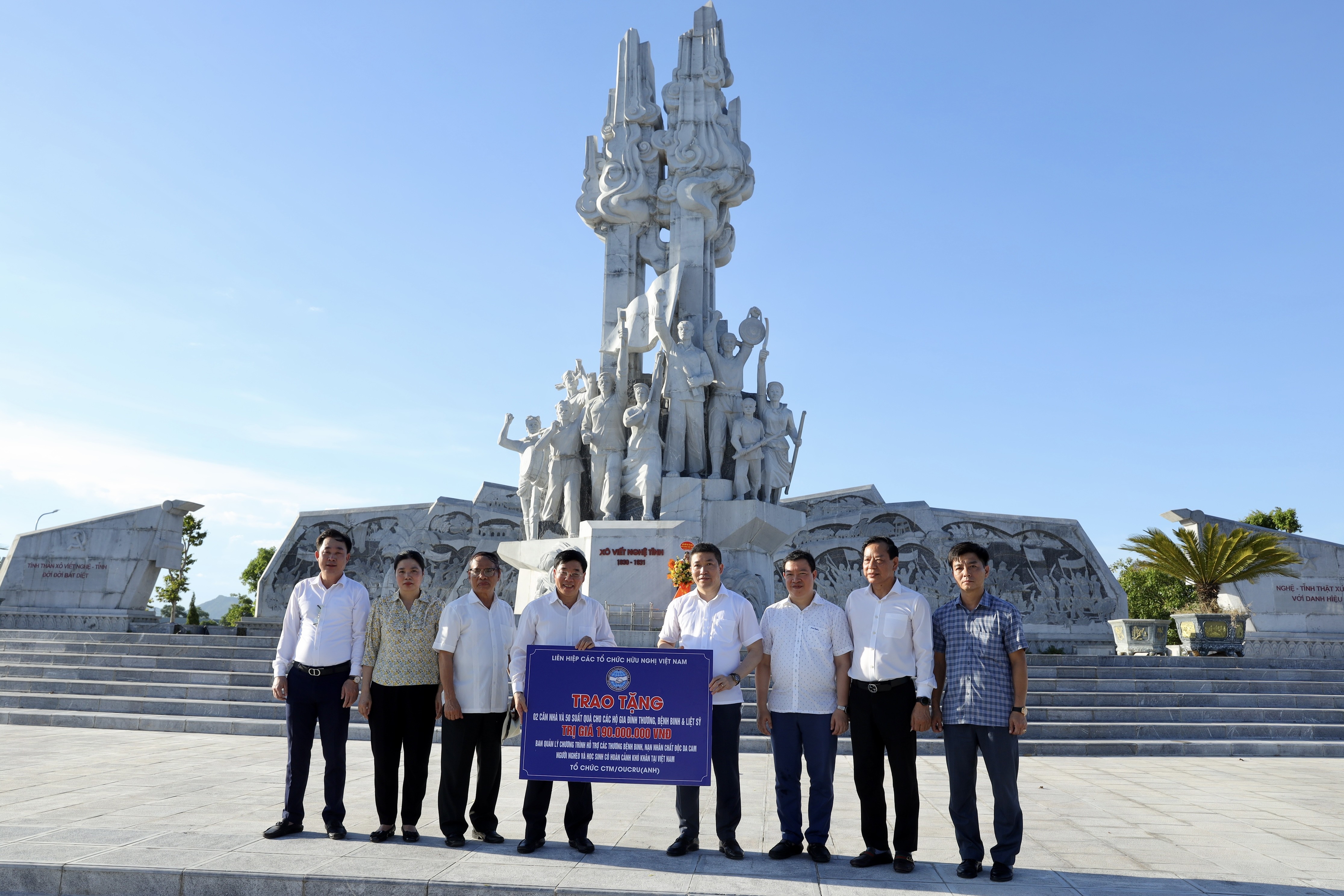 Liên hiệp các tổ chức hữu nghị Việt Nam tri ân thương binh, gia đình liệt sỹ tại Quảng Bình và Nghệ An