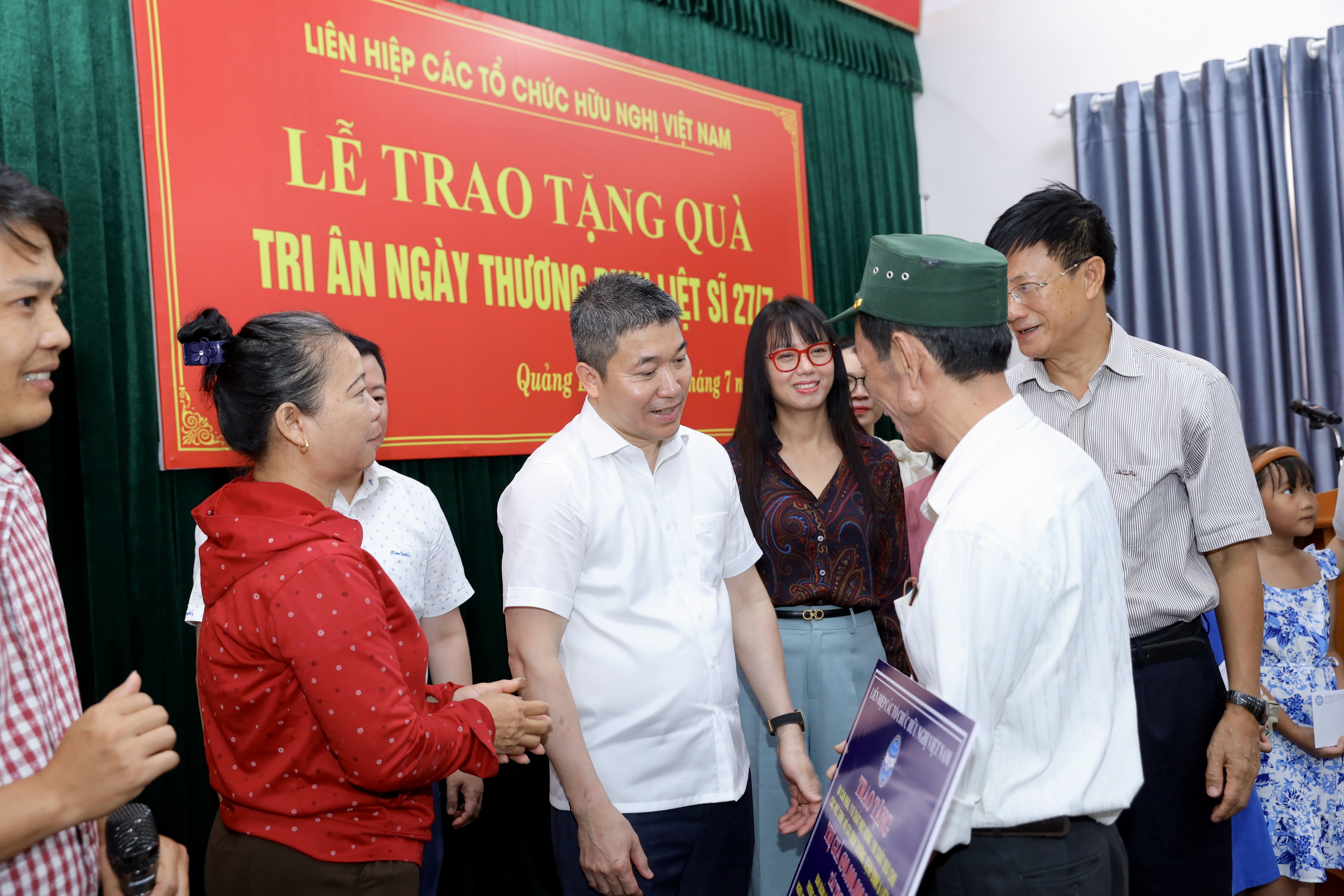 Liên hiệp các tổ chức hữu nghị Việt Nam tri ân thương binh, gia đình liệt sỹ tại Quảng Bình và Nghệ An