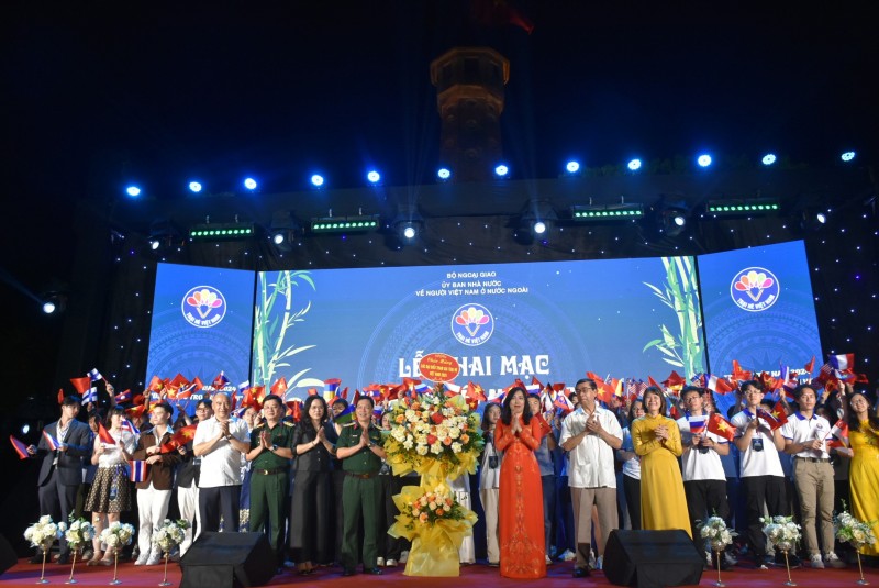 120 thanh niên, sinh viên kiều bào trải nghiệm văn hóa và tìm hiểu chủ quyền biển đảo Việt Nam