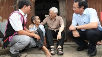 nhung hinh anh gan gui binh di cua tong bi thu nguyen phu trong
