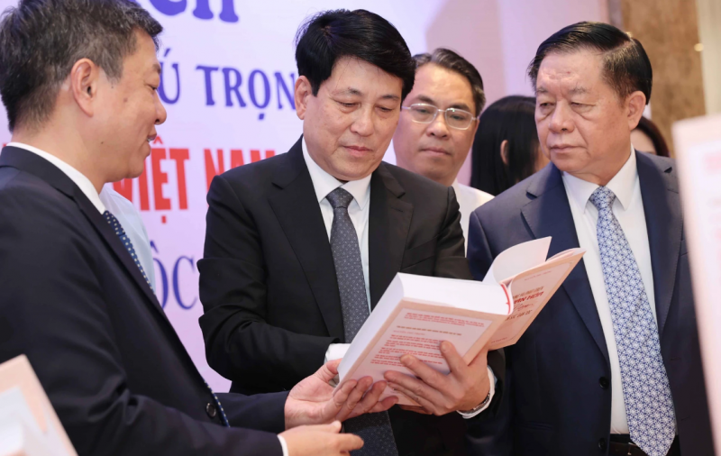 Tổng Bí thư Nguyễn Phú Trọng: Mong mỏi chấn hưng, phát triển văn hóa Việt Nam