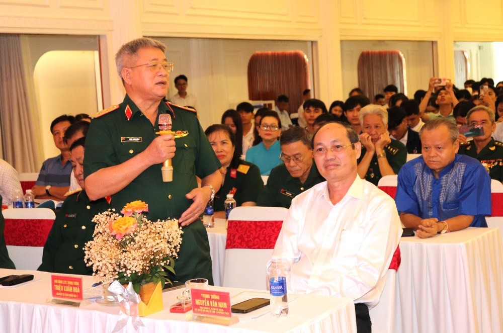 Cùng sinh viên Campuchia, Lào hiểu thêm về lịch sử chiến tranh cách mạng Việt Nam