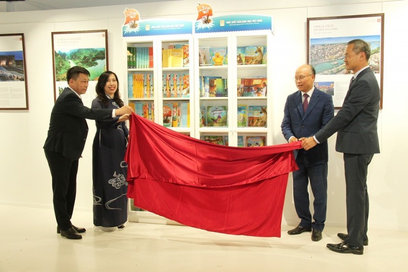 Tôn vinh tiếng Việt và khai trương Tủ sách tiếng Việt phục vụ cộng đồng người Việt tại Pháp