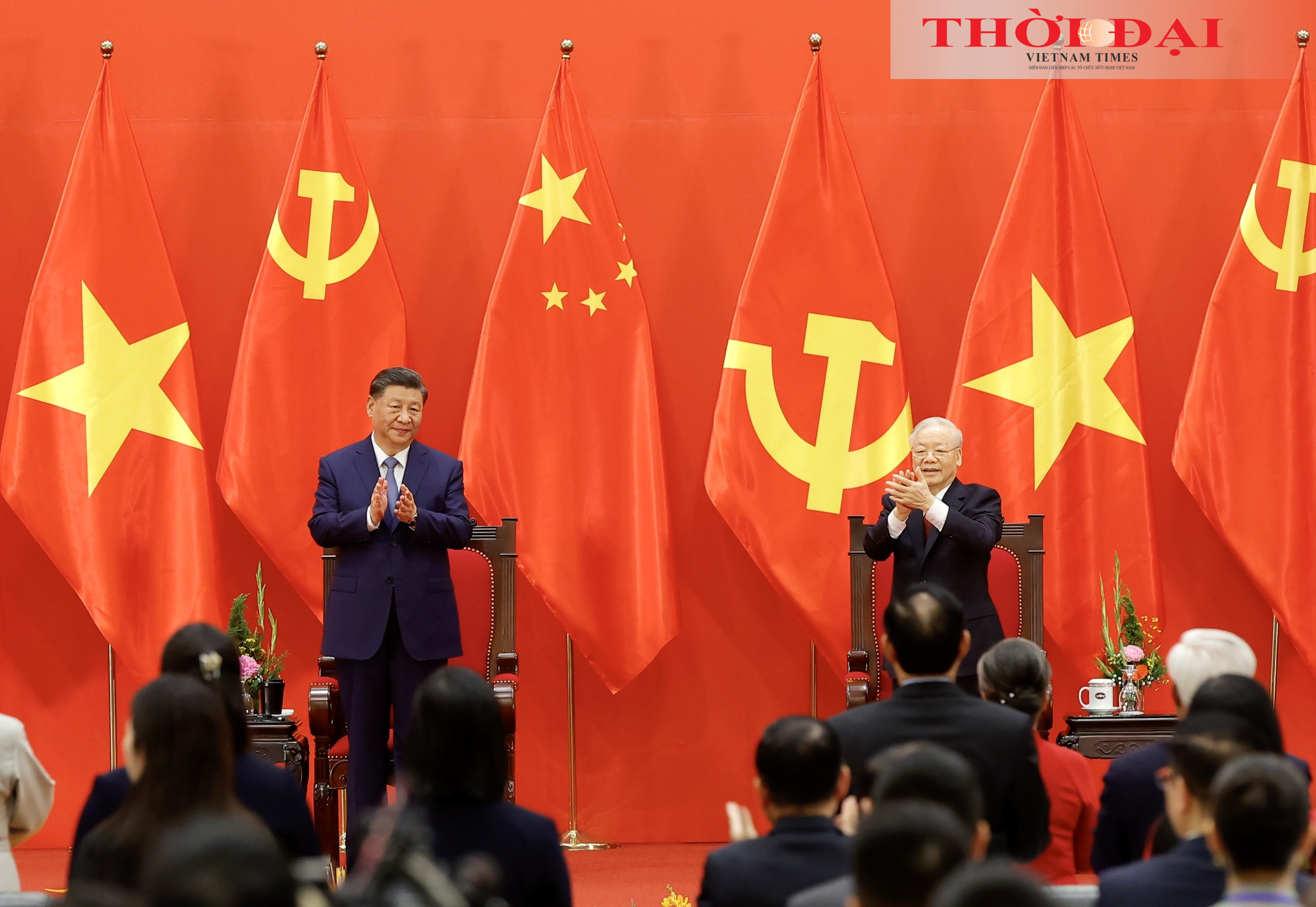 Tổng Bí thư Nguyễn Phú Trọng và Tổng Bí thư, Chủ tịch nước Trung Quốc Tập Cận Bình gặp gỡ nhân sỹ hữu nghị và thế hệ trẻ Việt - Trung, tháng 12/2023 tại Hà Nội. (Ảnh: Đinh Hòa)