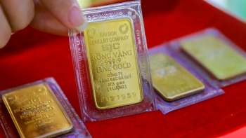 Giá vàng SJC đi ngang bất chấp vàng thế giới giảm mạnh