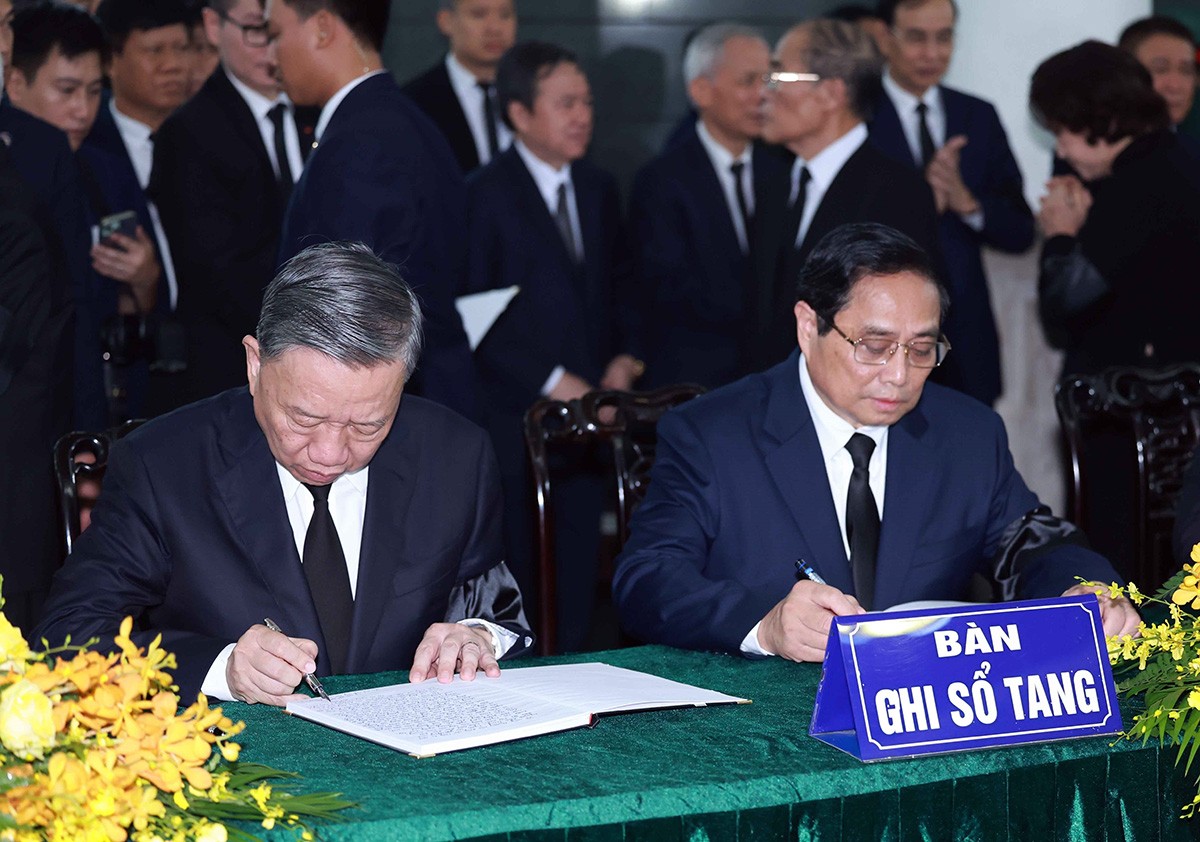 Lãnh đạo Đảng, Nhà nước viếng Tổng Bí thư Nguyễn Phú Trọng Lãnh đạo Đảng, Nhà nước viếng Tổng Bí thư Nguyễn Phú Trọng