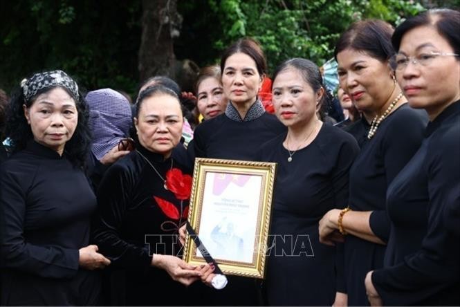 Dòng người xếp hàng vào viếng Tổng Bí thư Nguyễn Phú Trọng tại Nhà tang lễ Quốc gia