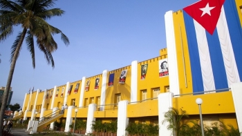 cuoc tan cong phao dai moncada cot moc mo ra trang su cach mang o cuba va my latinh