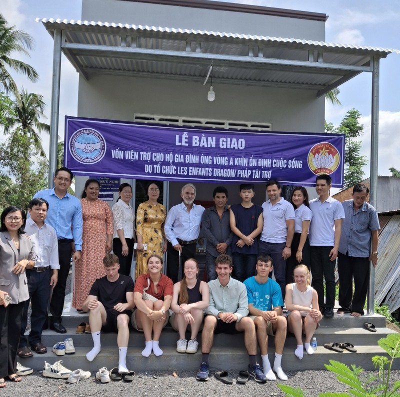 Bàn giao 2 căn nhà hữu nghị cho hộ gia đình nghèo tại huyện Định Quán (Đồng Nai)