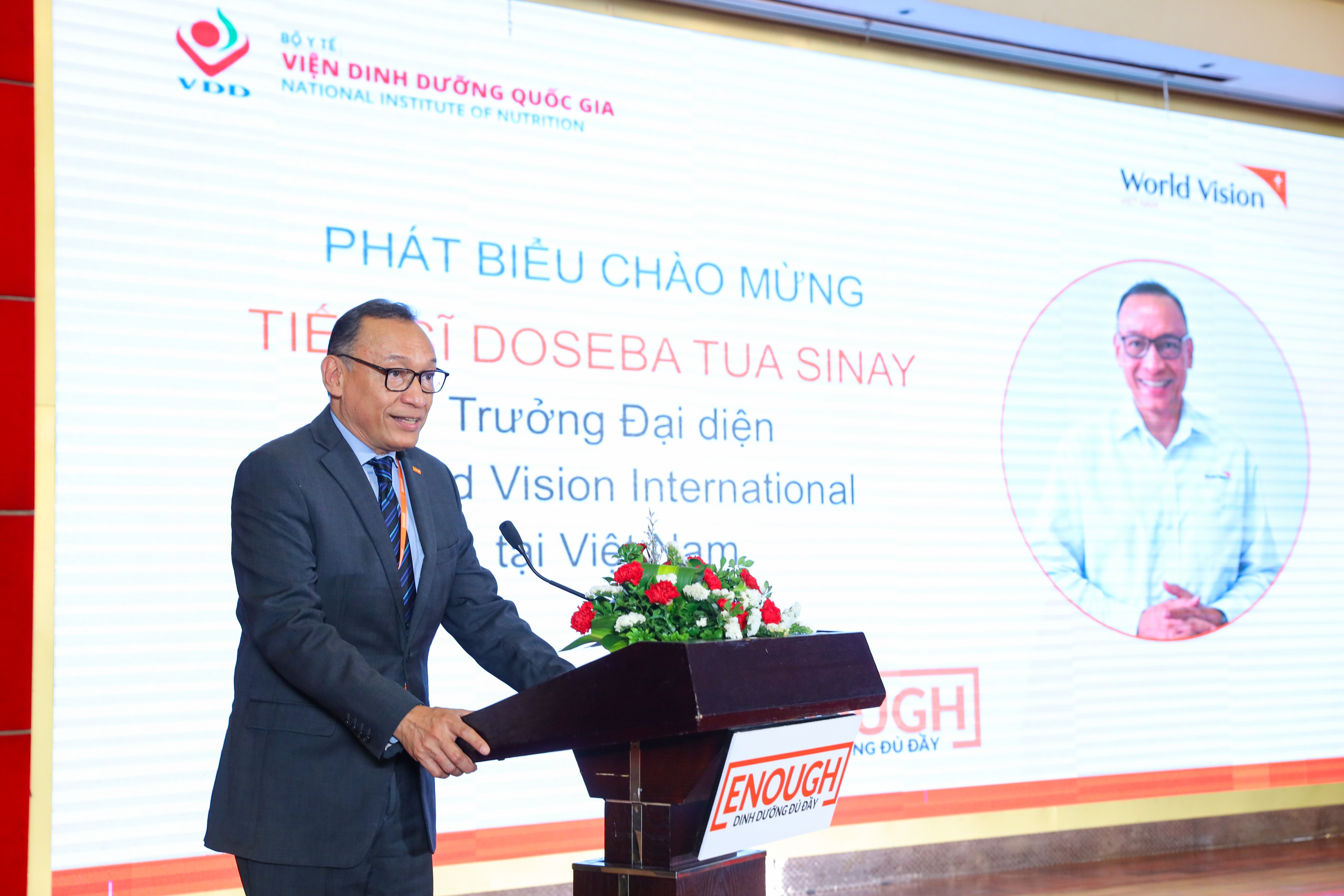 Tiến sĩ Doseba Tua Sinay, Trưởng đại diện World Vision International tại Việt Nam 